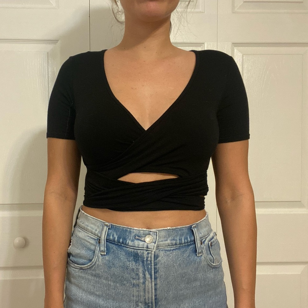 Black crop top